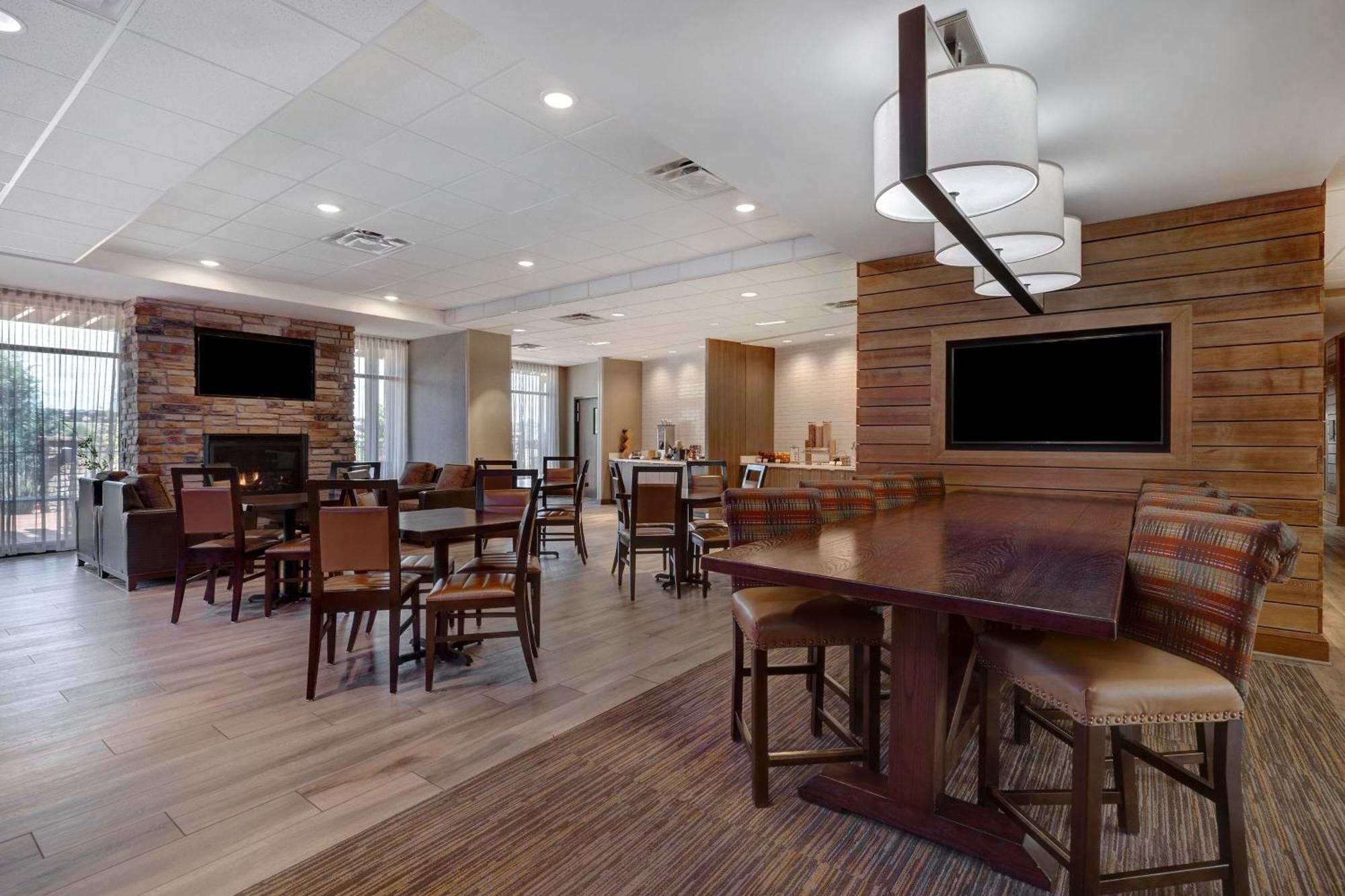 Fairfield Inn & Suites By Marriott Colorado Springs East Exterior photo